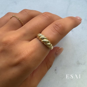 14K Croissant Ring